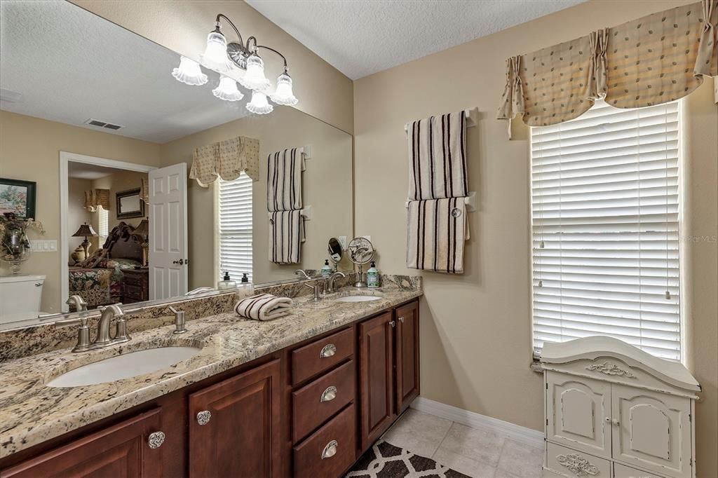 For Sale: $434,900 (3 beds, 2 baths, 2543 Square Feet)