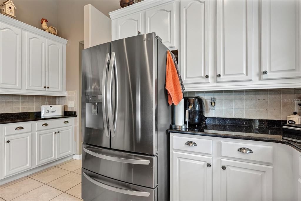 For Sale: $434,900 (3 beds, 2 baths, 2543 Square Feet)