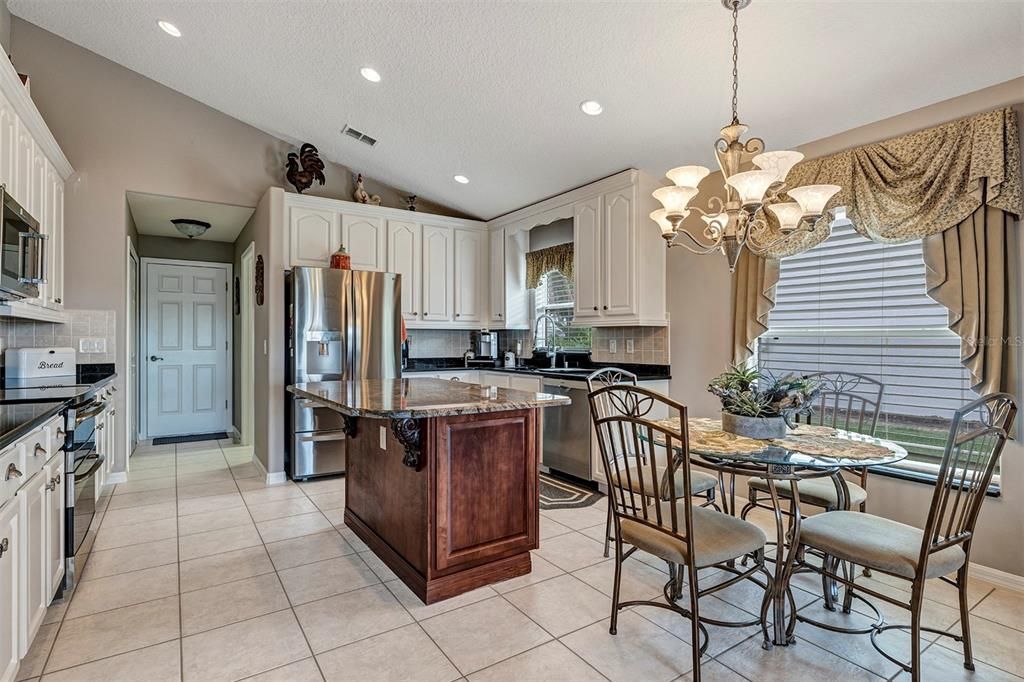 For Sale: $434,900 (3 beds, 2 baths, 2543 Square Feet)