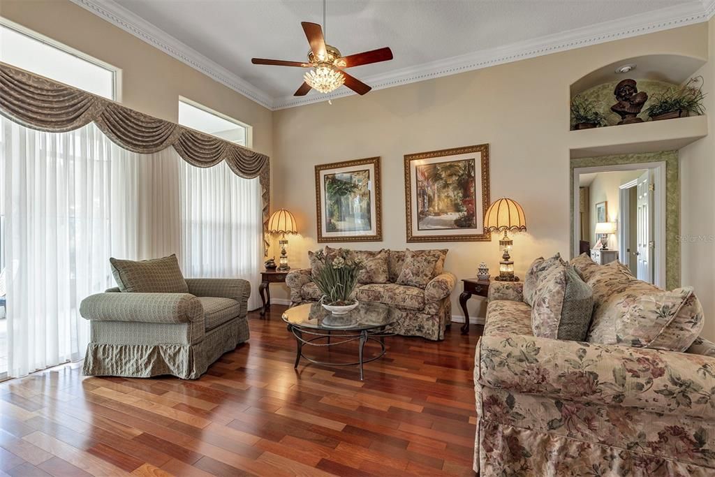 For Sale: $434,900 (3 beds, 2 baths, 2543 Square Feet)