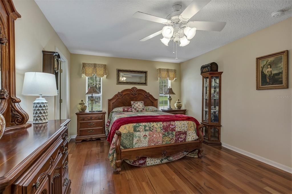 For Sale: $434,900 (3 beds, 2 baths, 2543 Square Feet)