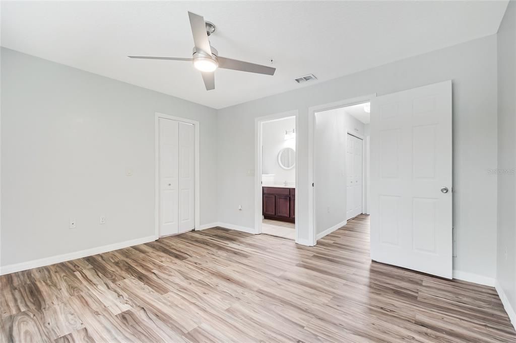 For Sale: $294,000 (2 beds, 2 baths, 1275 Square Feet)