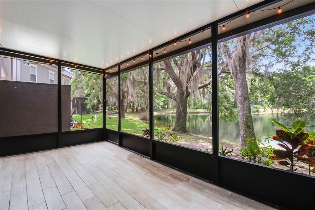 For Sale: $294,000 (2 beds, 2 baths, 1275 Square Feet)