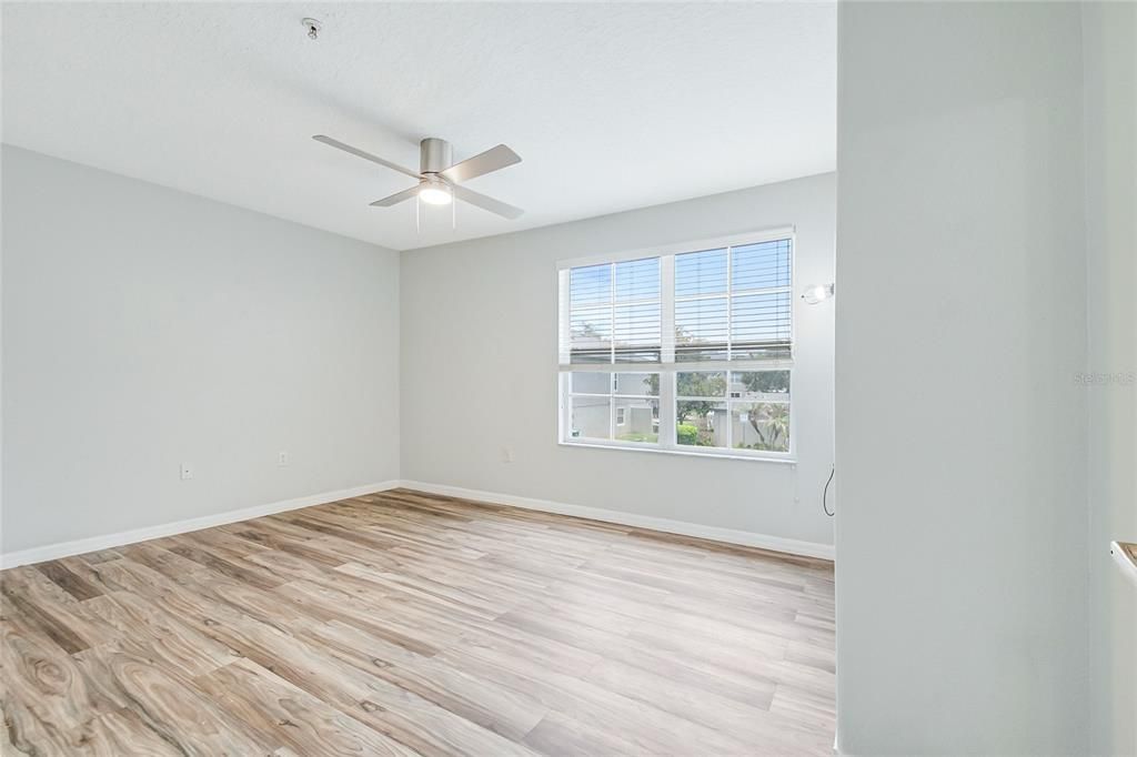 For Sale: $294,000 (2 beds, 2 baths, 1275 Square Feet)