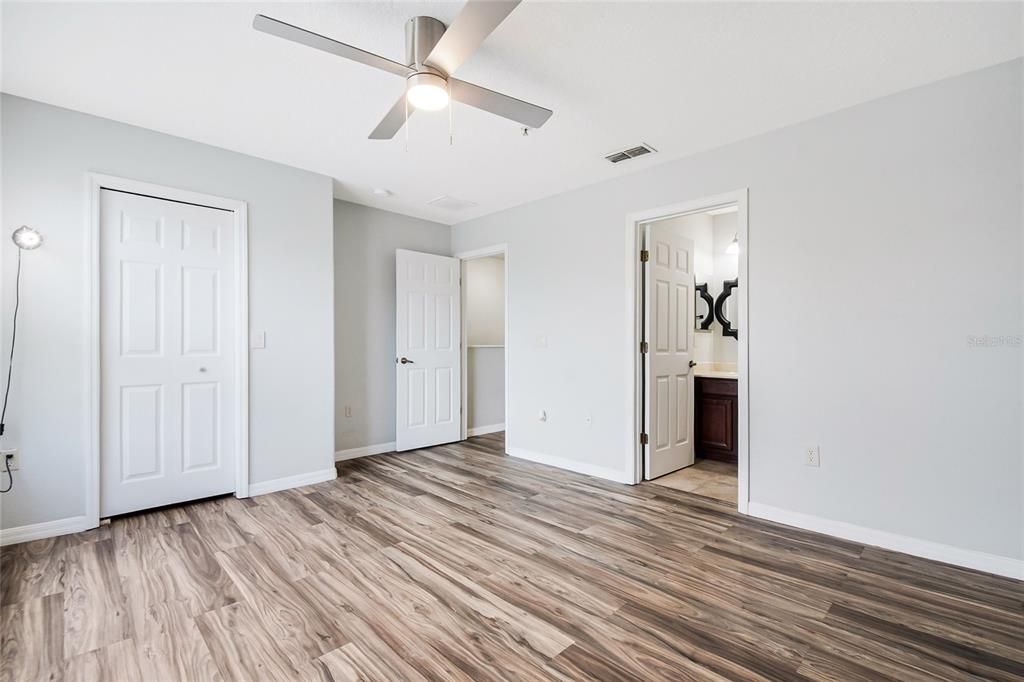 For Sale: $294,000 (2 beds, 2 baths, 1275 Square Feet)