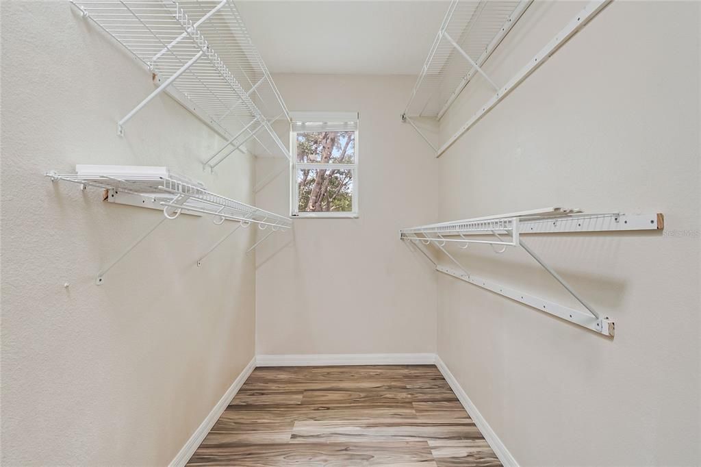 For Sale: $294,000 (2 beds, 2 baths, 1275 Square Feet)