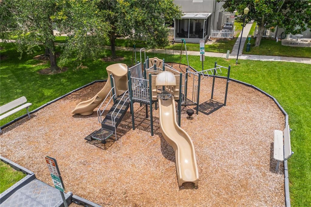 For Sale: $294,000 (2 beds, 2 baths, 1275 Square Feet)