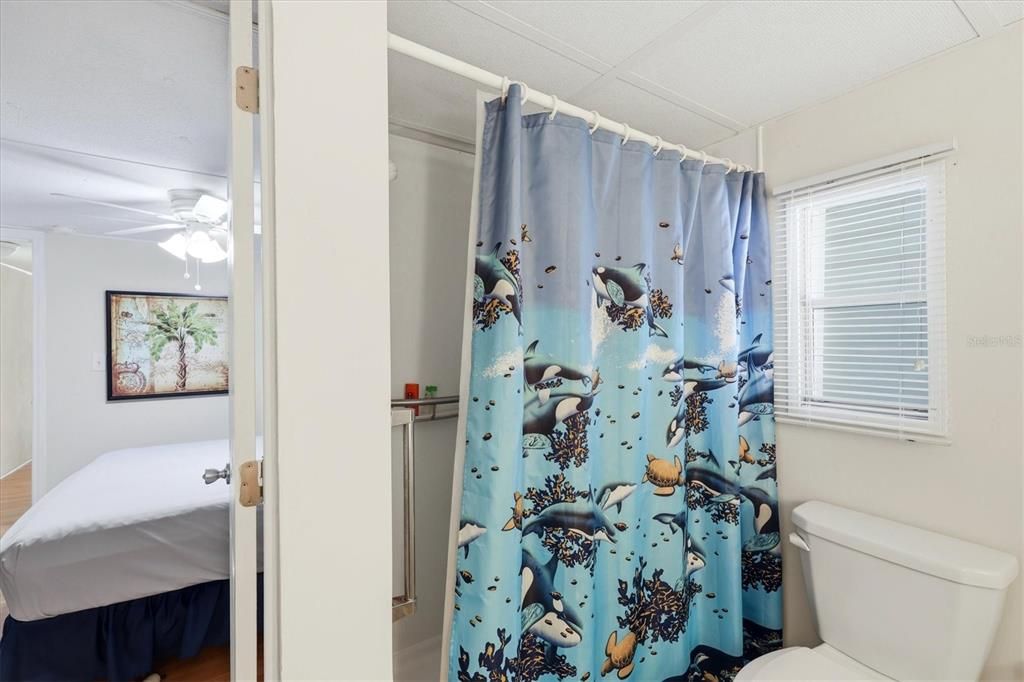 For Sale: $84,900 (2 beds, 1 baths, 684 Square Feet)