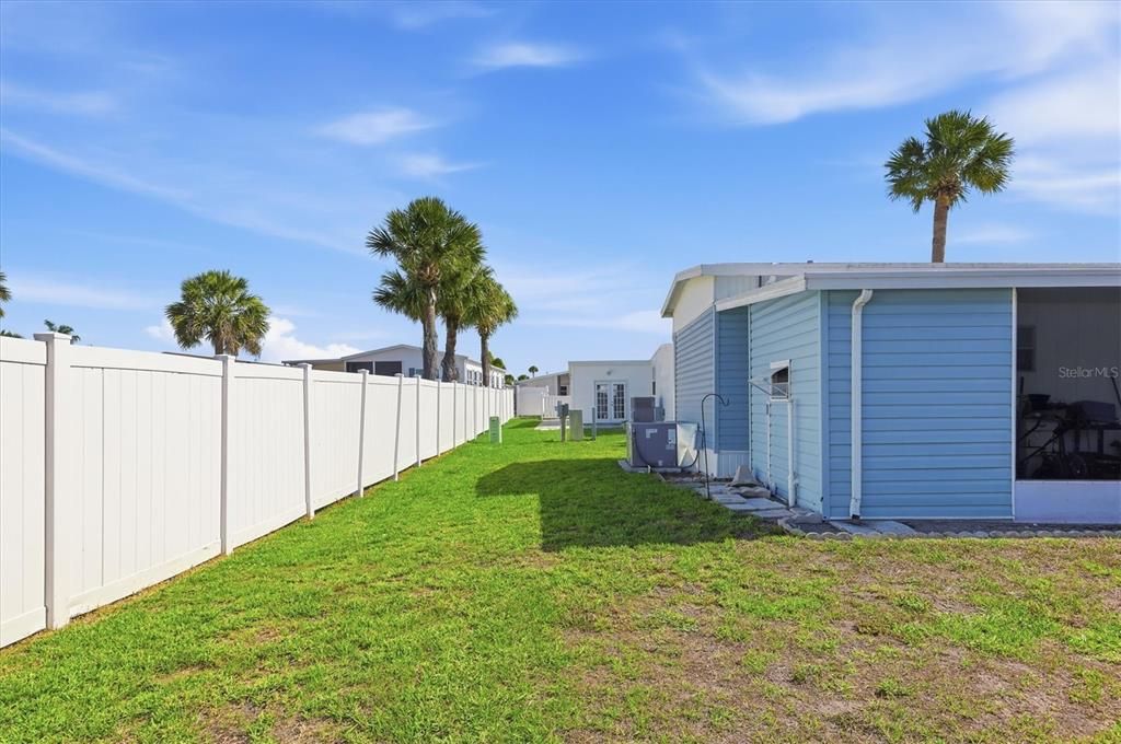 For Sale: $84,900 (2 beds, 1 baths, 684 Square Feet)