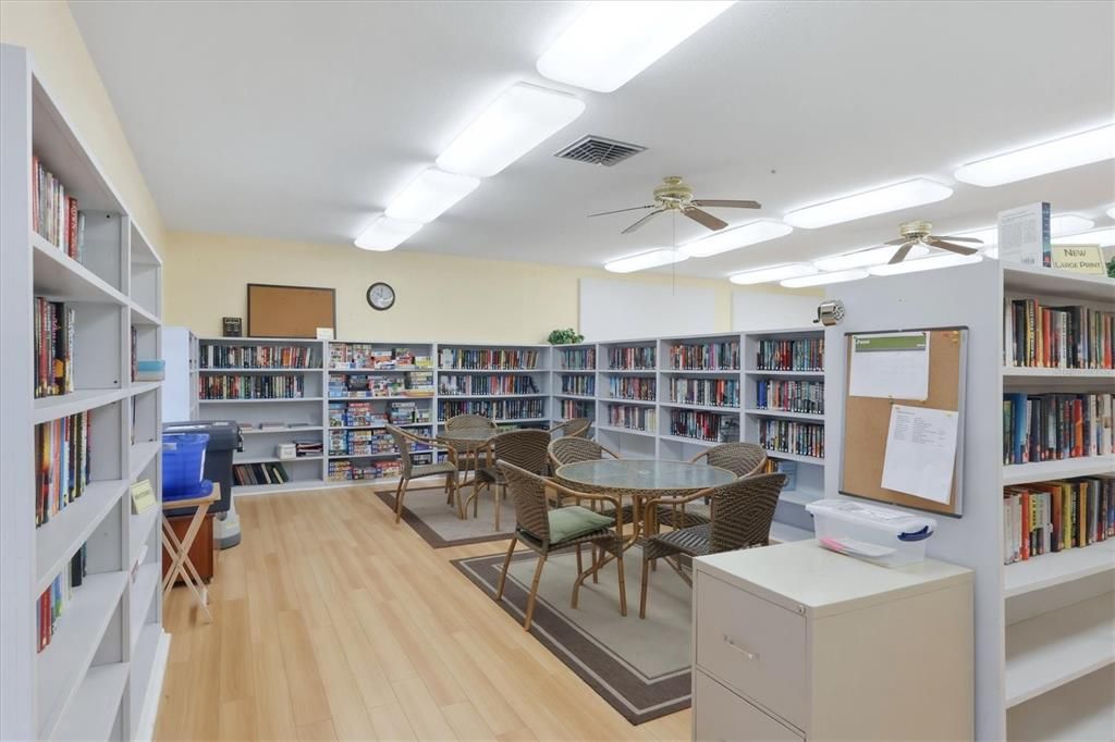 For Sale: $84,900 (2 beds, 1 baths, 684 Square Feet)