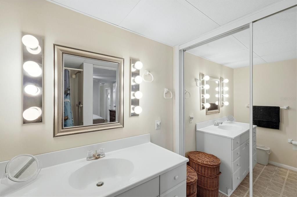 For Sale: $84,900 (2 beds, 1 baths, 684 Square Feet)
