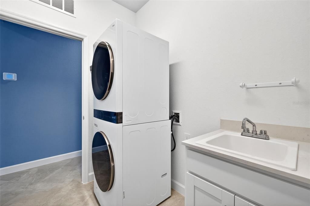 For Sale: $659,900 (4 beds, 3 baths, 2444 Square Feet)