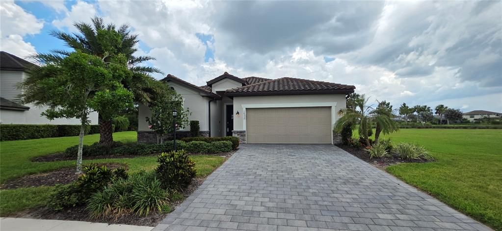 For Sale: $709,999 (4 beds, 3 baths, 2032 Square Feet)