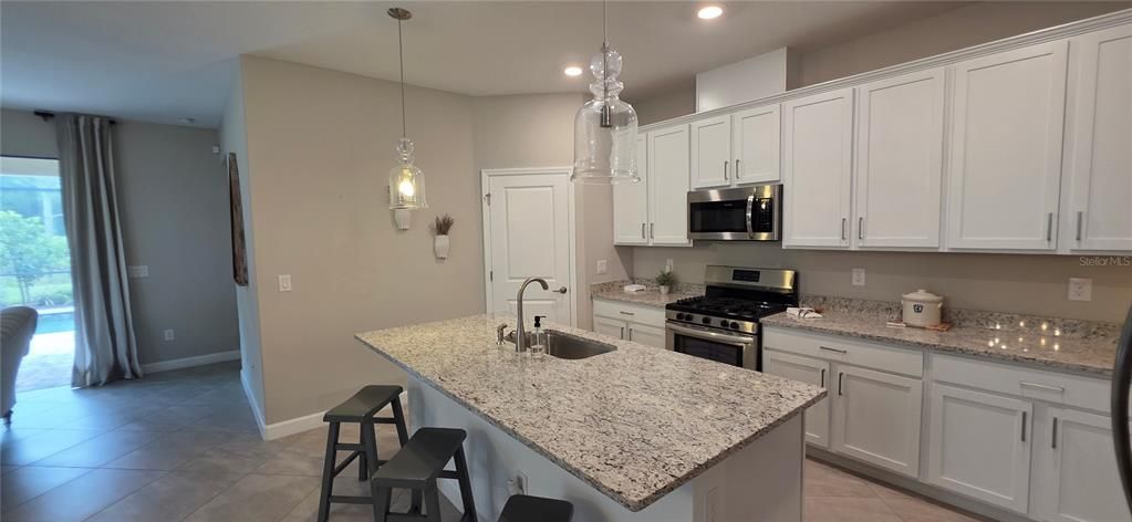 For Sale: $709,999 (4 beds, 3 baths, 2032 Square Feet)