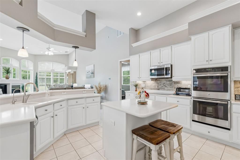 En Venta: $949,900 (4 camas, 3 baños, 3462 Pies cuadrados)