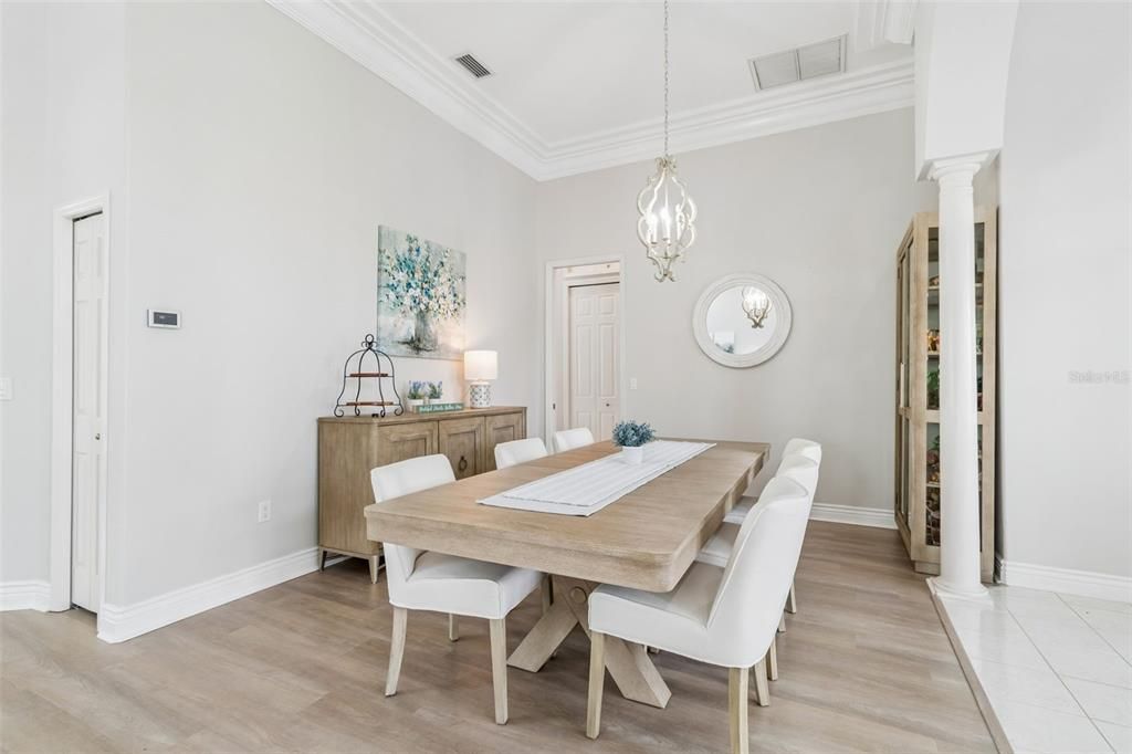 En Venta: $949,900 (4 camas, 3 baños, 3462 Pies cuadrados)