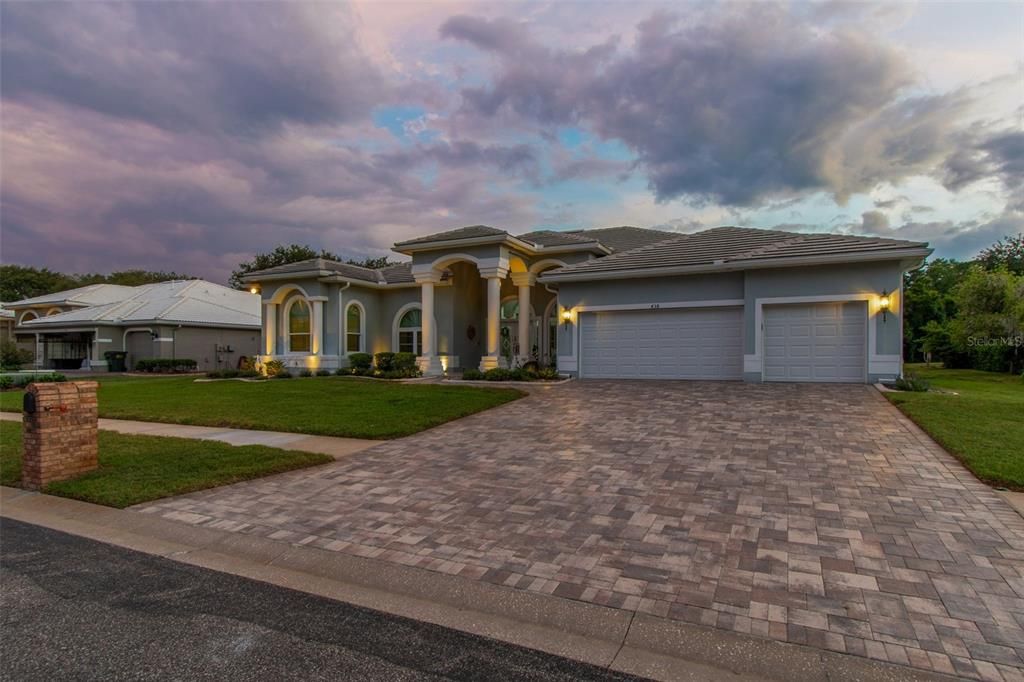 En Venta: $949,900 (4 camas, 3 baños, 3462 Pies cuadrados)