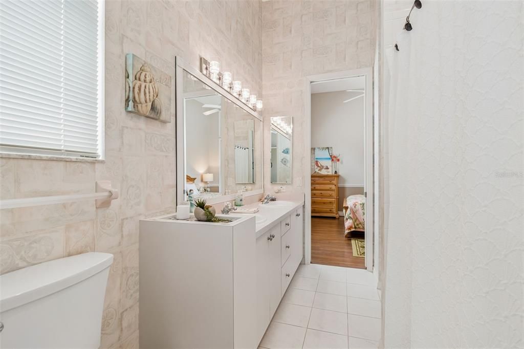 En Venta: $949,900 (4 camas, 3 baños, 3462 Pies cuadrados)