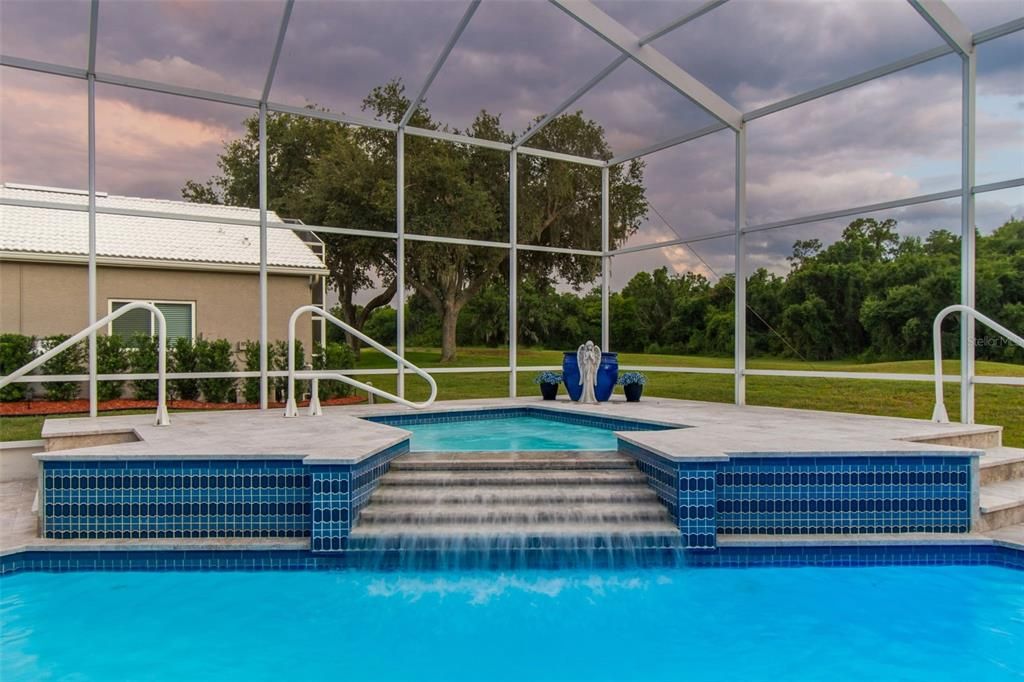 En Venta: $949,900 (4 camas, 3 baños, 3462 Pies cuadrados)