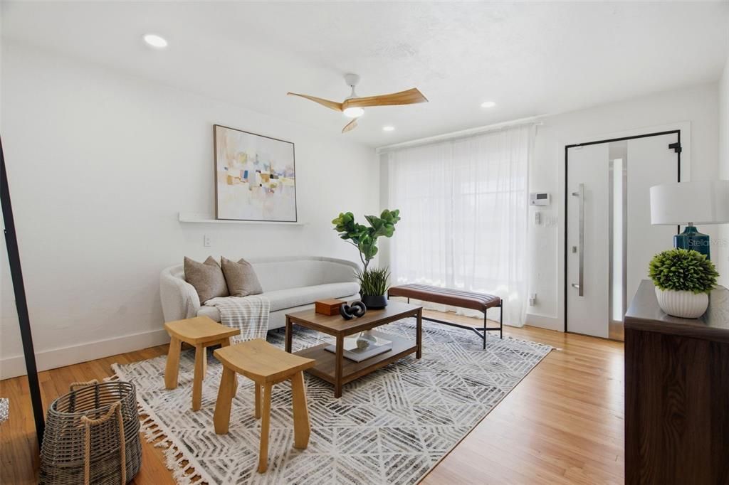 En Venta: $369,000 (3 camas, 2 baños, 1300 Pies cuadrados)