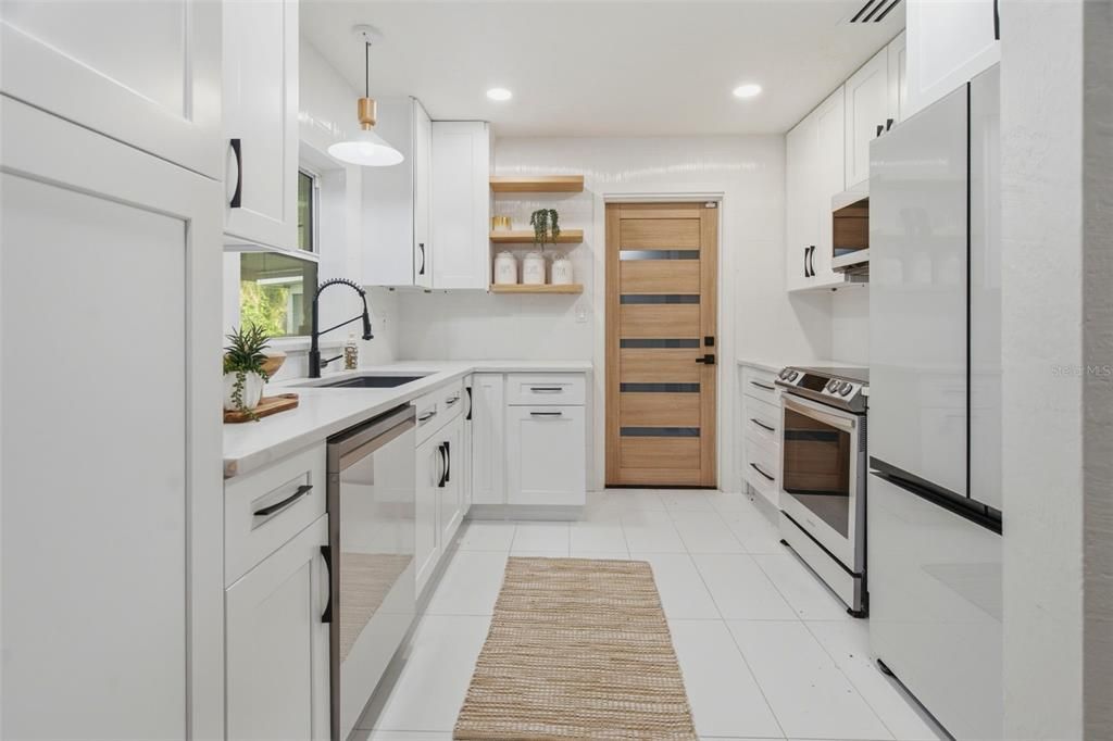 En Venta: $369,000 (3 camas, 2 baños, 1300 Pies cuadrados)