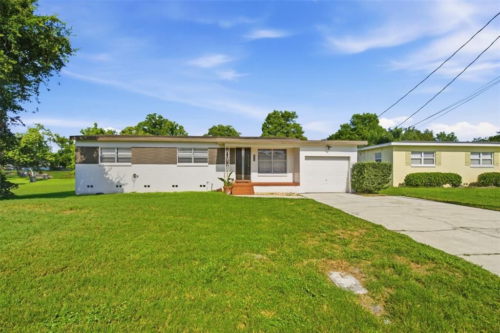 En Venta: $369,000 (3 camas, 2 baños, 1300 Pies cuadrados)