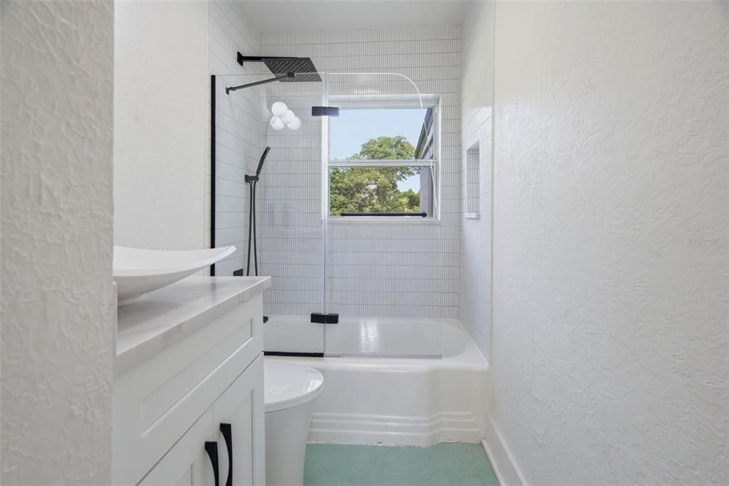 En Venta: $369,000 (3 camas, 2 baños, 1300 Pies cuadrados)