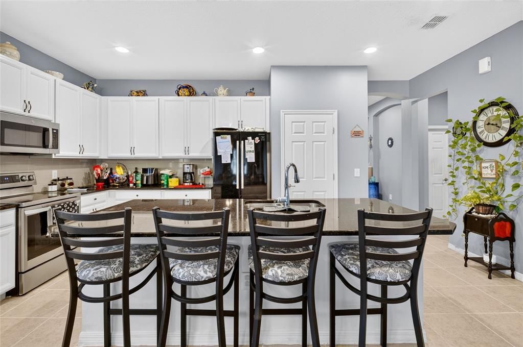 For Sale: $385,000 (3 beds, 2 baths, 2006 Square Feet)