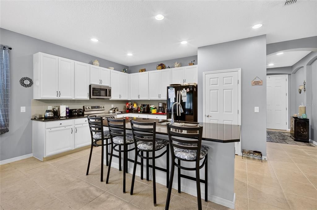 For Sale: $385,000 (3 beds, 2 baths, 2006 Square Feet)