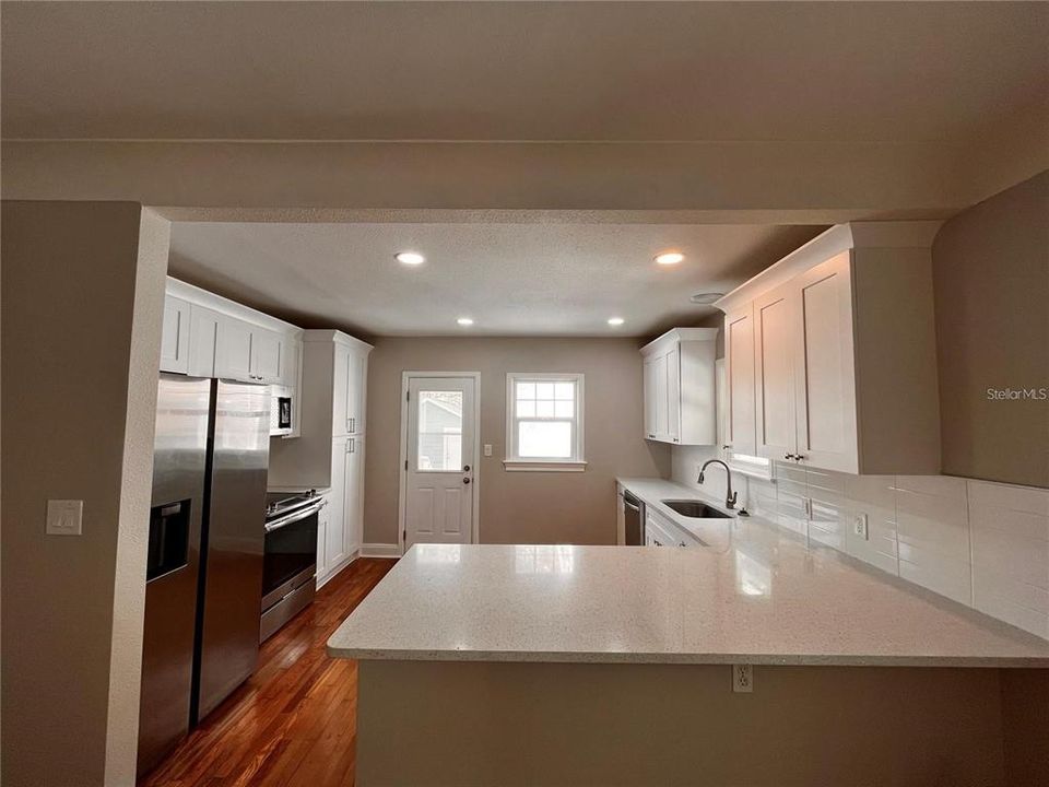 For Rent: $2,900 (2 beds, 1 baths, 1106 Square Feet)