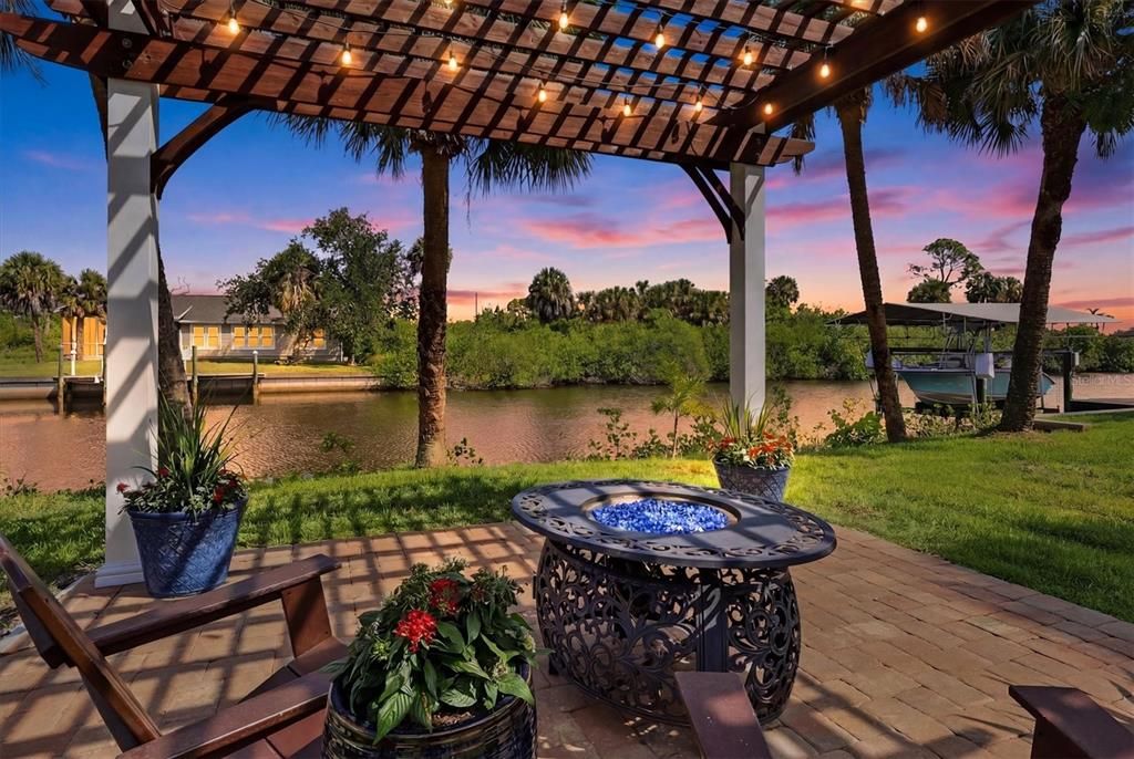 En Venta: $700,000 (3 camas, 2 baños, 1933 Pies cuadrados)