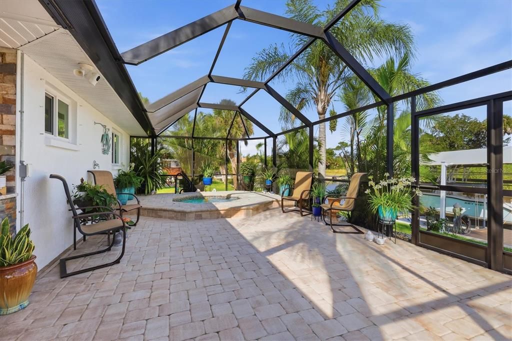 En Venta: $700,000 (3 camas, 2 baños, 1933 Pies cuadrados)