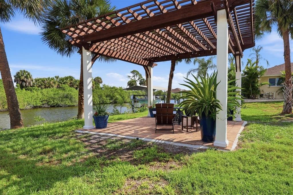 En Venta: $700,000 (3 camas, 2 baños, 1933 Pies cuadrados)