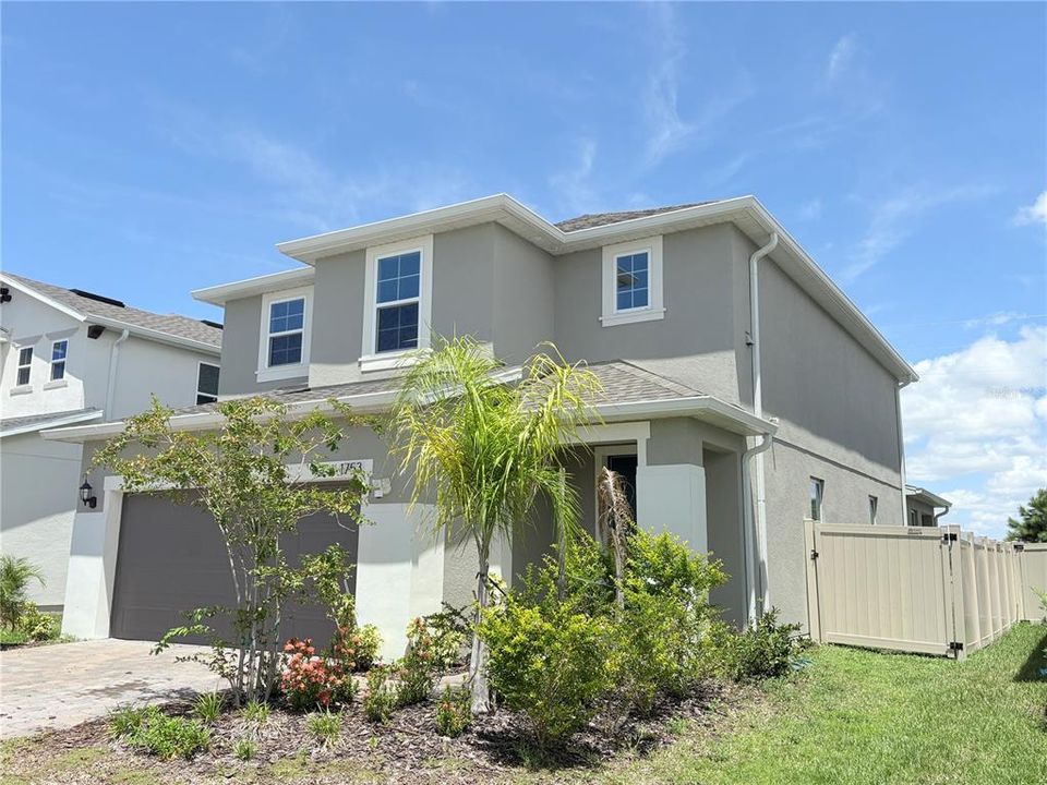 For Rent: $2,100 (3 beds, 3 baths, 2456 Square Feet)