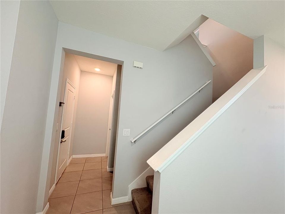 For Rent: $2,100 (3 beds, 3 baths, 2456 Square Feet)