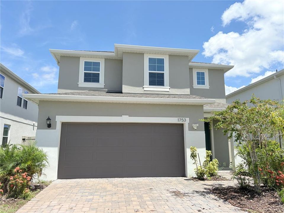 For Rent: $2,100 (3 beds, 3 baths, 2456 Square Feet)