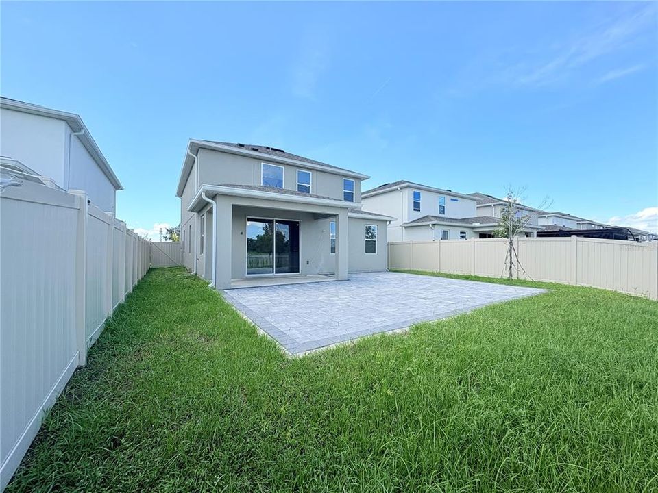 For Rent: $2,100 (3 beds, 3 baths, 2456 Square Feet)