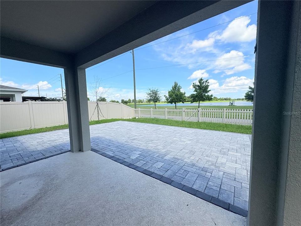For Rent: $2,100 (3 beds, 3 baths, 2456 Square Feet)