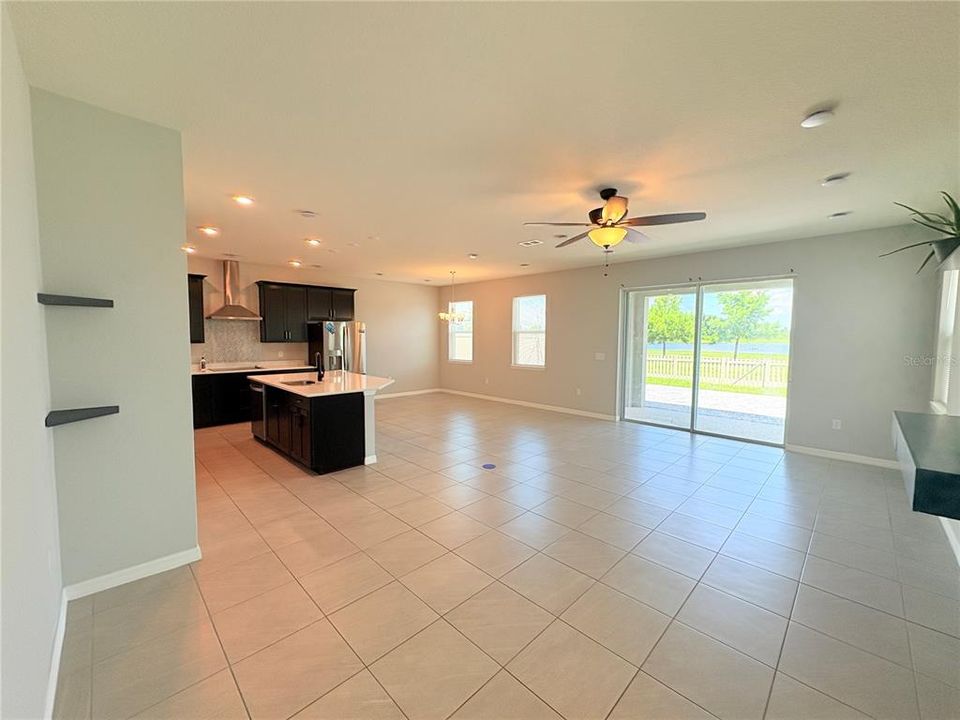 For Rent: $2,100 (3 beds, 3 baths, 2456 Square Feet)