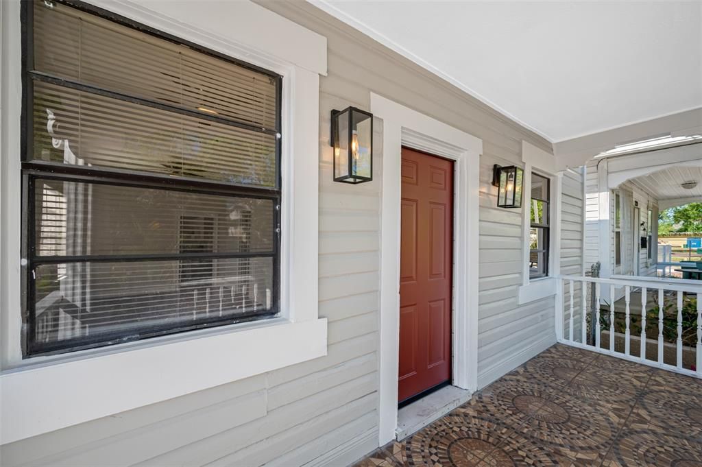 For Sale: $339,000 (3 beds, 1 baths, 902 Square Feet)