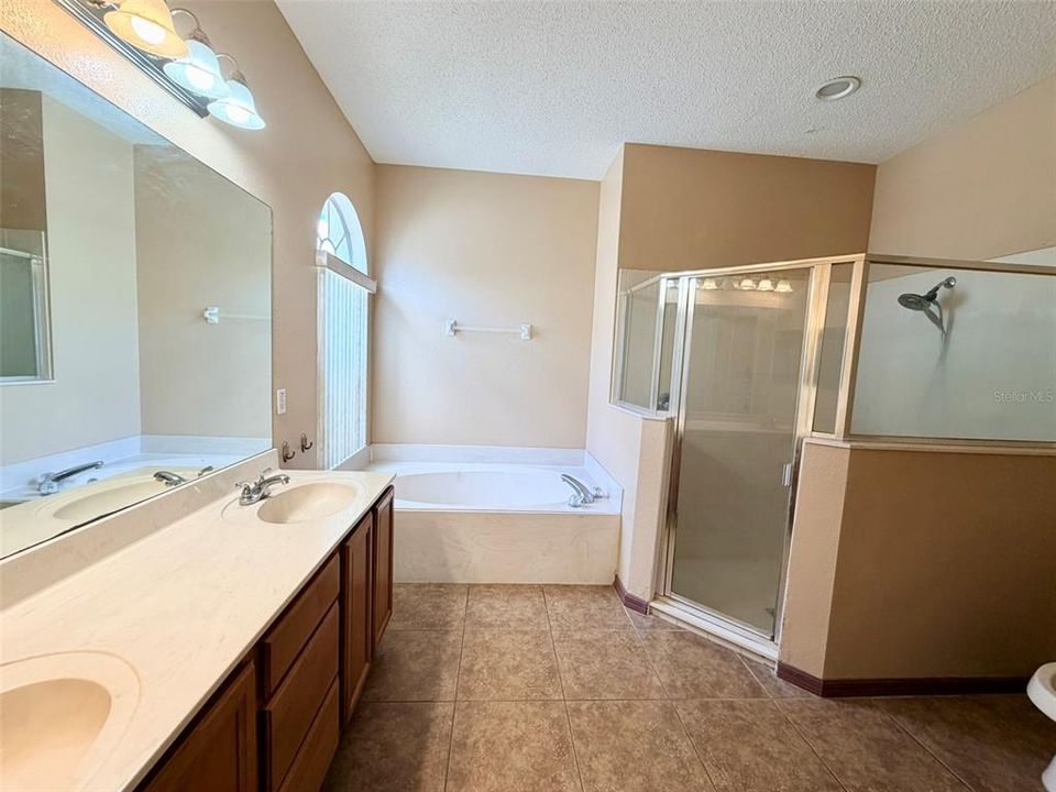 В аренду: $2,695 (4 спален, 3 ванн, 2480 Квадратных фут)