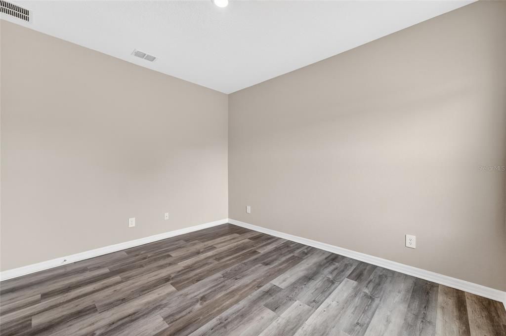 En Venta: $557,000 (4 camas, 3 baños, 2872 Pies cuadrados)