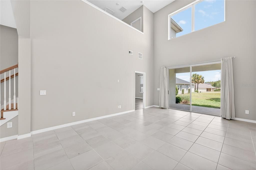 En Venta: $557,000 (4 camas, 3 baños, 2872 Pies cuadrados)