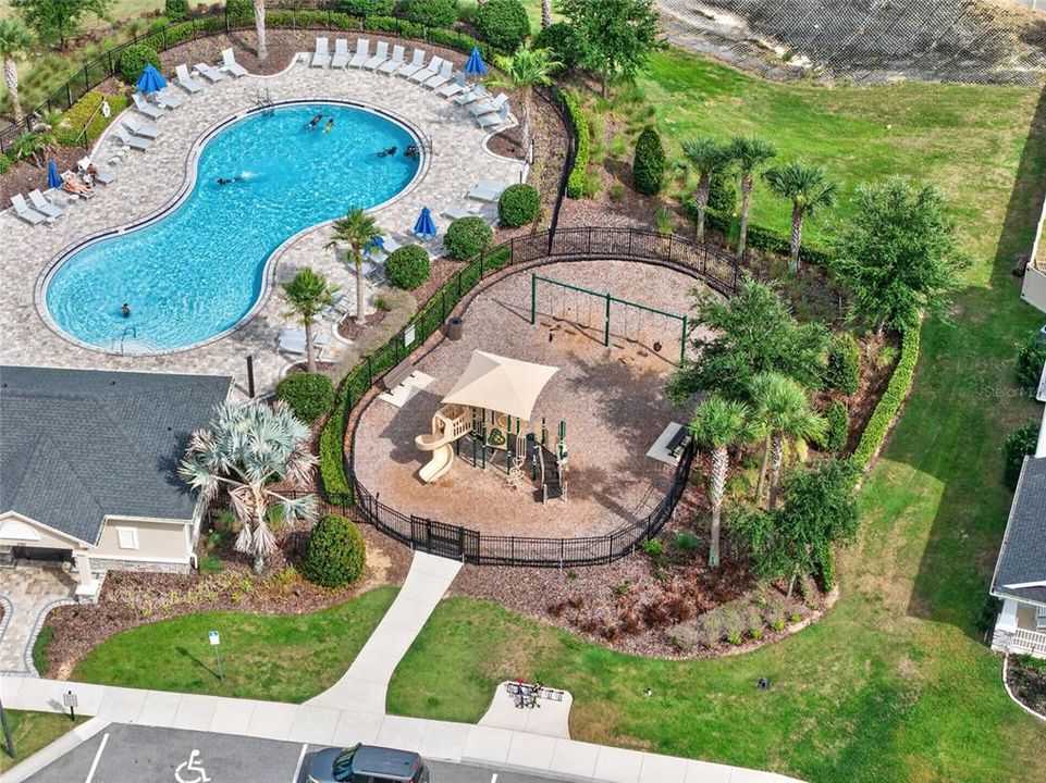 En Venta: $557,000 (4 camas, 3 baños, 2872 Pies cuadrados)