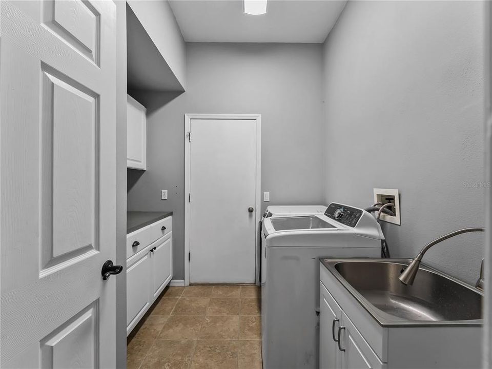 For Sale: $459,000 (4 beds, 2 baths, 2066 Square Feet)