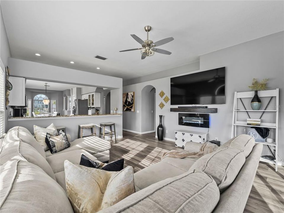 For Sale: $459,000 (4 beds, 2 baths, 2066 Square Feet)
