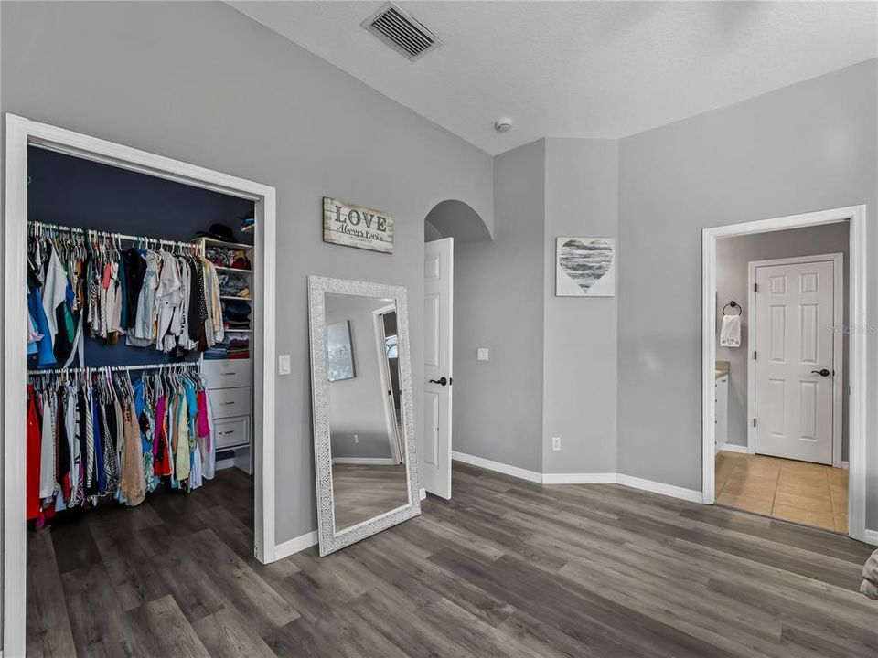 For Sale: $459,000 (4 beds, 2 baths, 2066 Square Feet)