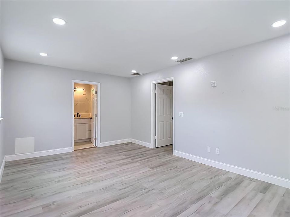 For Sale: $649,000 (3 beds, 2 baths, 1727 Square Feet)