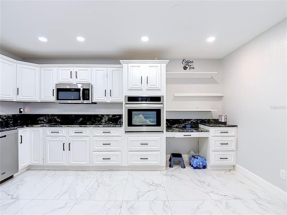 For Sale: $649,000 (3 beds, 2 baths, 1727 Square Feet)