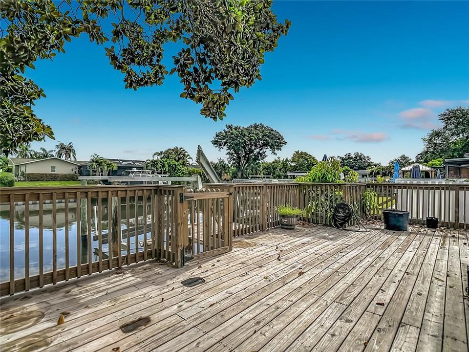 For Sale: $649,000 (3 beds, 2 baths, 1727 Square Feet)